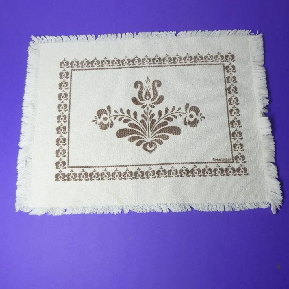Pfaltzgraff Village Set of 8 Woven Cloth Placemats 12